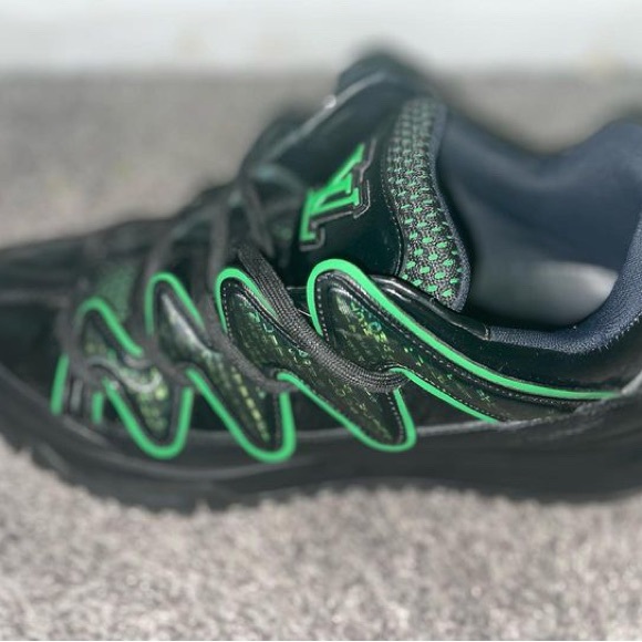 Louis Vuitton Zig Zag Sneakers - Picture 2 of 4